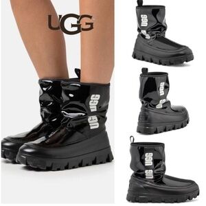 NWT UGG Women's Classic Brellah Mini Boots black. They say 8 but 7.5
